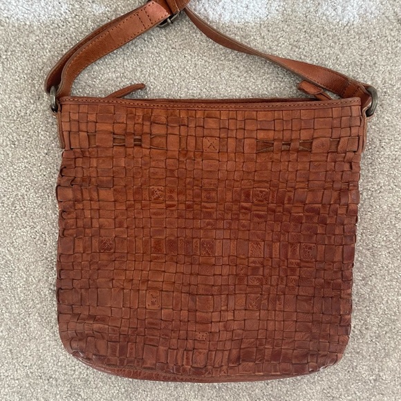 Vilenca Holland Handbags - Anthropologie × Vilenca Holland Boho Woven Leather Adjustable Crossbody Purse